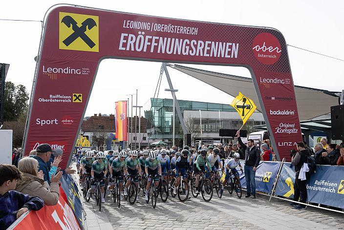 Start der Damen Elite, U23, Radliga, 62. Radsaison-Eröffnungsrennen Leonding, Oberösterreich