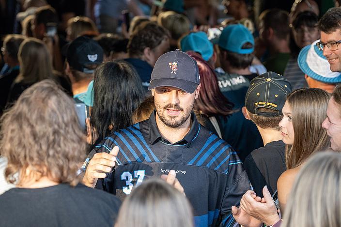 Andreas Kristler (Steinbach Black Wings Linz) Team und Trikotpräsentation, Steinbach Black Wings Linz , Linz AG Eisarena 