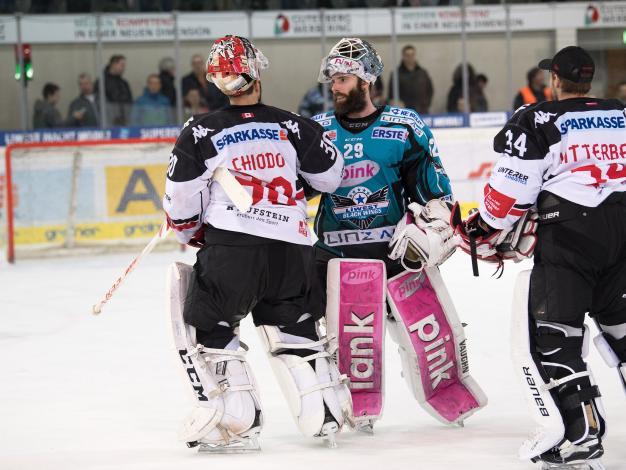 Tormann Michael Ouzas (EHC Liwest Black Wings Linz) und Tormann Andy Chiodo (HC TWK Innsbruck  Die Haie), EHC Liwest Black Wings Linz vs HC TWK Innsbruck  Die Haie, Pick Round