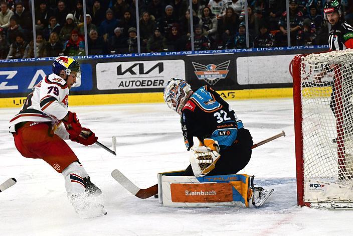 Tormann Rasmus Tirronen (Steinbach Black Wings Linz), Philipp Krening (EC Red Bull Salzburg)  Win2Day ICE Hockey League,  Steinbach Black Wings Linz vs EC Red Bull Salzburg,  Linz AG Eisarena