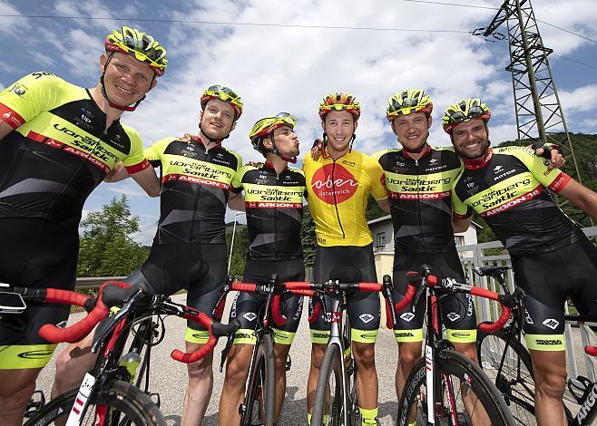 Team Vorarlberg Santic mit Rundfahrtssieger Jannik Steimle (GER, Team Vorarlberg Santic),  3. Etappe Traun - Ternberg, Radsport 10. Int. OOE Rundfahrt  