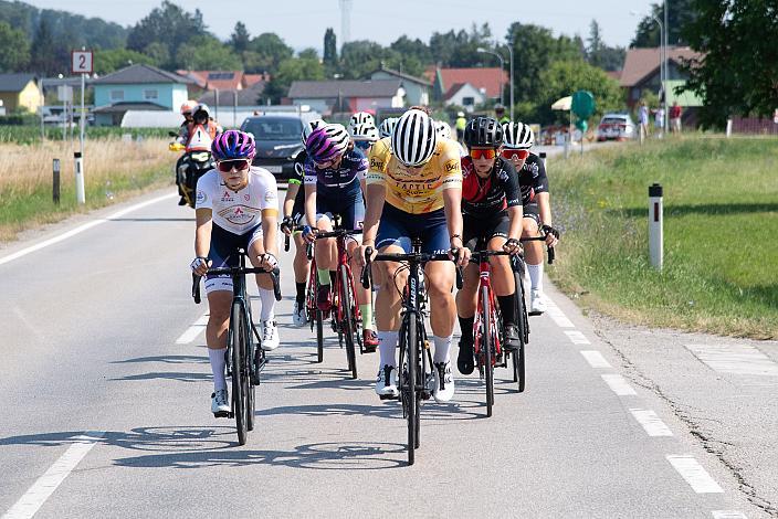 Petra Zsanko (HUN, Massi Tactic Womns Team), Elisa Winter (AUT, Union Raiffeisen Radteam Tirol), Damen Elite, U23, Radliga, 51. Int. Erlauftaler Radsporttage, Wieselburg, Oberösterreich