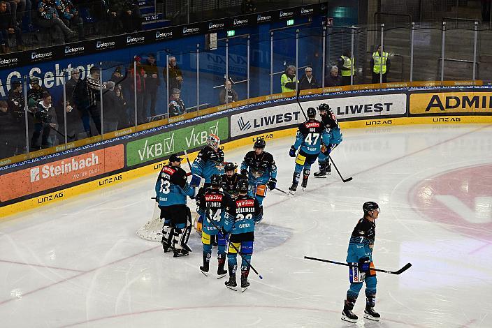 Das Team der Steinbach Black Wings Linz 26. Runde ICE, Steinbach Black Wings Linz vs HCInnsbruck, Linz AG Eisarena 