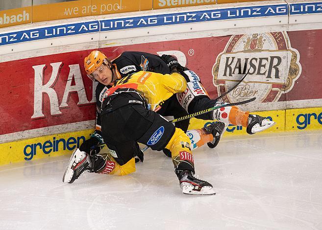 Brian Lebler (Steinbach Black Wings 1992), Patrick Peter (spusu Vienna Capitals), Black Wings Linz vs spusu Vienna Capitals , Eishockey, Bet at Home ICE Hockey League