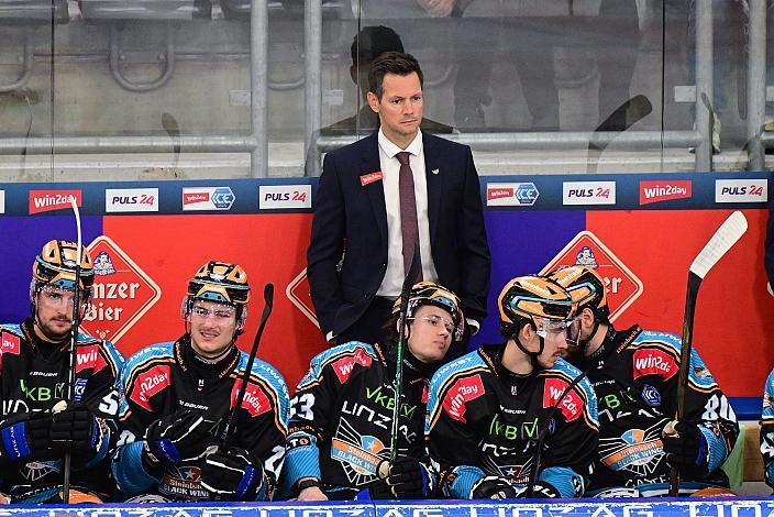 Head Coach Philipp Lukas (Steinbach Black Wings Linz)Win2Day ICE Hockey League,  Steinbach Black Wings Linz vs EC KAC,  Linz AG Eisarena 