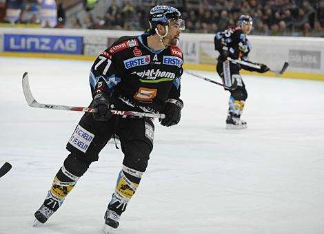 #71 Pat Leahy, Stuermer, Liwest Black Wings Linz