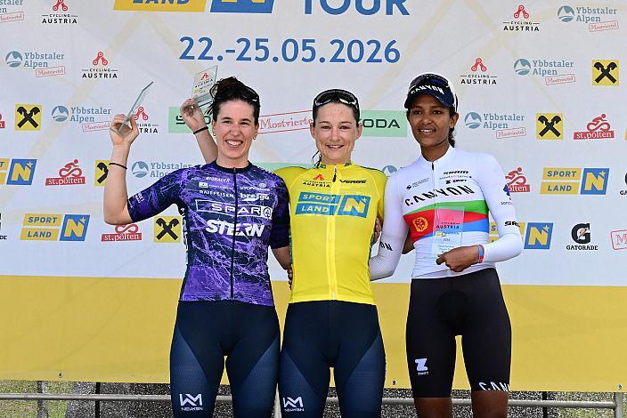 Podest Gesamt 2. Platz Rahel Aschwanden (SUI, Spar CTO Woman), Siegerin Lea Fuchs (SUI, Spar CTO Woman), 3. Platz  Monaliza Chneslasie (ERI, Canyon Sram), Ybbsitz - Hochkar, Sportland NÖ women tour