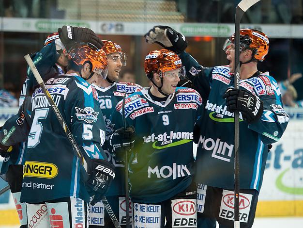 Linz feiert, EHC Liwest Black Wings Linz vs HCB Suedtirol, Bozen