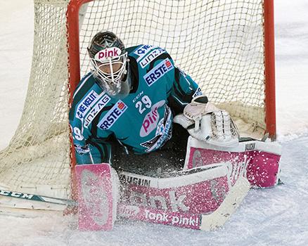 Tormann Michael Ouzas (EHC Liwest Black Wings Linz) EHC Liwest Black Wings Linz vs UPC Vienna Capitals