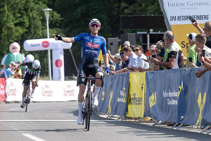 Etappensieger und im Gelben Trikot des Gesamtführenden Timo Kielich (BEL, Alpecin-Deceuninck Development Team),  1. Etappe Eferding - Geinberg, Int. Raiffeisen Oberösterreich Rundfahrt UCI Kat. 2.2