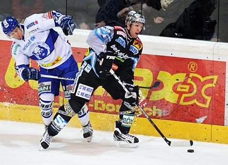 Gregor Baumgartner Liwest Black Wings Linz vs. KHL Medvescak Zagreb