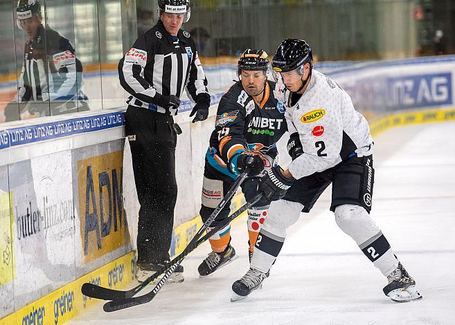 Andrew Kozek (Steinbach Black Wings 1992), Olivier Magnan (Dornbirn Bulldogs), Black Wings Linz vs Dornbirn Bulldogs , Eishockey, Bet at Home ICE Hockey League