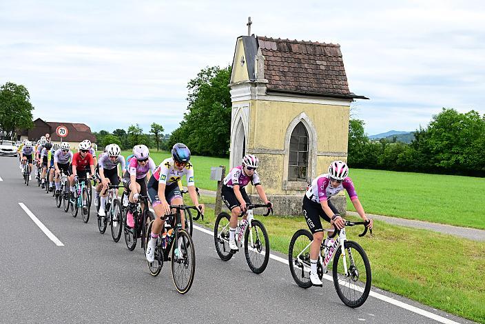 Im Trikot der Besten Nachwuchsfahrerin Magdalena Leis (GER, Team Mangertseder Bayern), Amstetten, 2 Etappe Sportland NOE Kids Tour