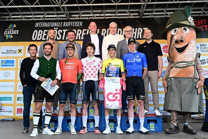 Die Trikotträger Riccardo Zoidl (AUT, Hrinkow Advarics), Milan Kadlec (CZE, Team Elkov Crypto4me), Henrique Ribeiro Bravo (BRA, Soudal - Quickstep Devo Team), Kilian Feurstein (AUT, Team Vorarlberg), 4. Etappe Aigen - Schlägl - Aigen - Schlägl, Oberösterreich Rundfahrt