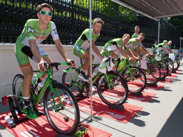Teamzeitfahren am Ring, Team Hrinkow Adverics Cycleang, Warm up Elite