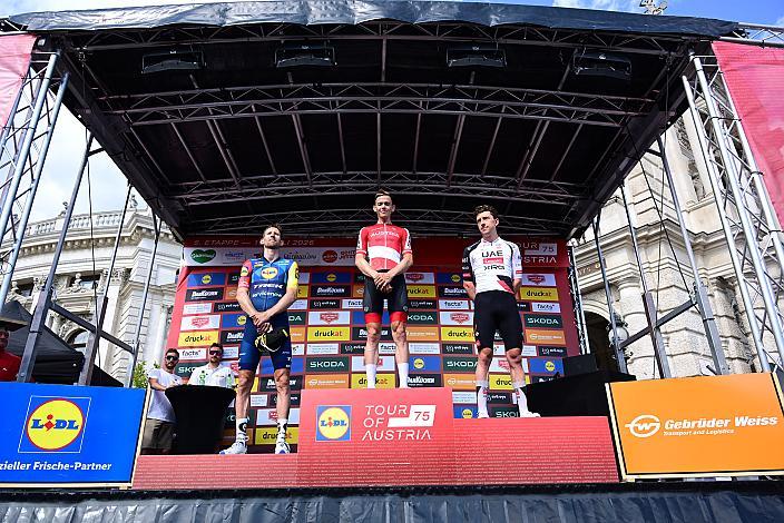 3. Platz Bauke Mollema (NED, Lidl - Trek), Gesamtsieger der 75. Lidl Tour of Austria Gregor Mühlberger (AUT, Austria), 2. Platz Kevin Vermaerke (USA, UAE Team Emirates),  5. Etappe von Langenlois nach Wien, 109km, Tour of Austria