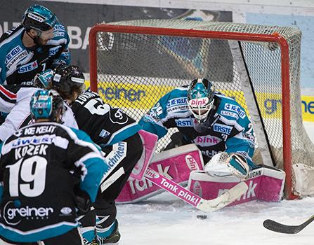 Tormann Michael Ouzas (EHC Liwest Black Wings Linz), EHC Liwest Black Wings Linz vs HC Orli Znojmo, Platzierungsrunde