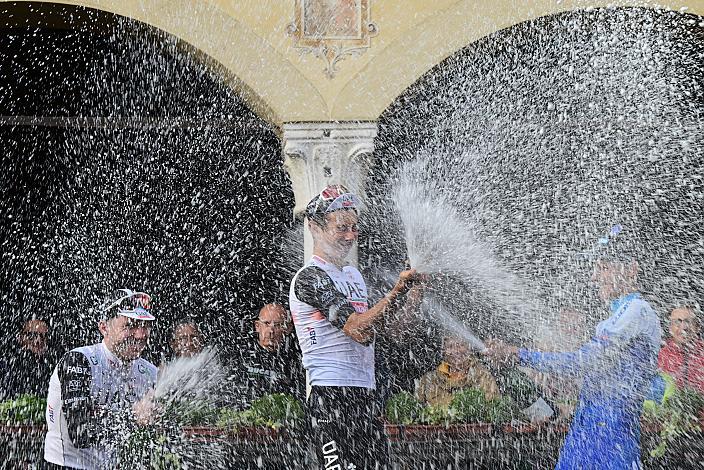 Das Siegerpodest v.l. 2. Platz Marc Hischi (SUI, UAE Team Emirates), Sieger Davide Formolo (ITA, UAE Team Emirates), 3Platz Filippo Zana (ITA, Team Jayco AlUla), 3rd Veneto Classic UCI 1.1 Pro Bassano del Grappa