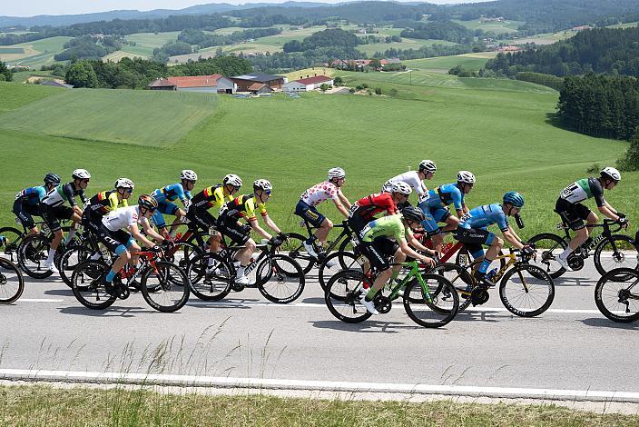 Stefan Kovar (AUT, Hrinkow Advarics) im Peleton bei Lohnsburg, 1. Etappe Eferding - Geinberg, Int. Raiffeisen Oberösterreich Rundfahrt UCI Kat. 2.2