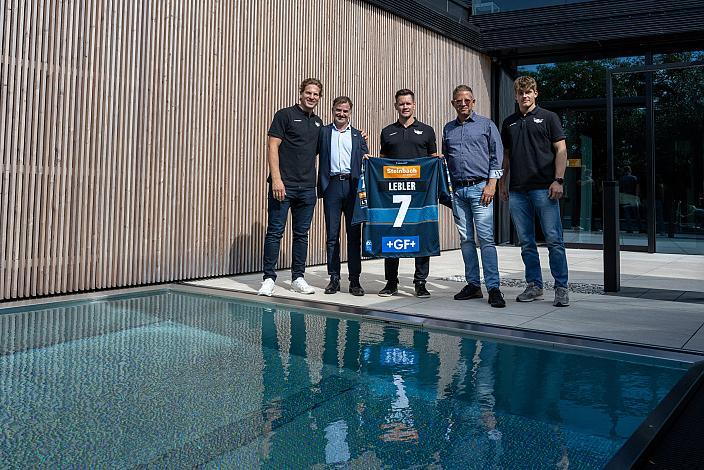 v.l.Brian Lebler (Steinbach Black Wings Linz), Präsident Peter Nader (Steinbach Black Wings Linz), Head Coach Philipp Lukas (Steinbach Black Wings Linz), Peter Steinbach (CEO Steinbach Pools), Patrick Söllinger (Steinbach Black Wings Linz) Saisonstart Pressekonferenz, Steinbach Black Wings Linz ,Linz AG Eisarena, pre season 