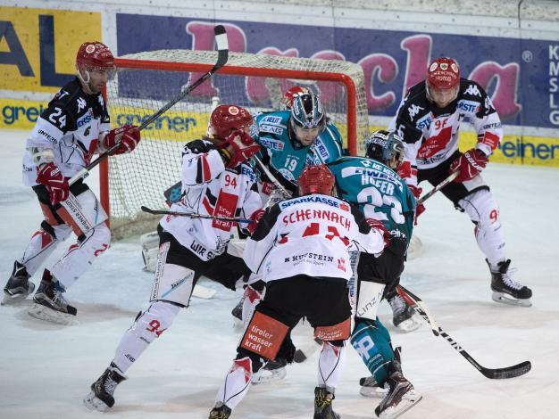 Fabio Hofer (EHC Liwest Black Wings Linz)  EHC Liwest Black Wings Linz vs HC TWK Innsbruck  Die Haie, Pick Round