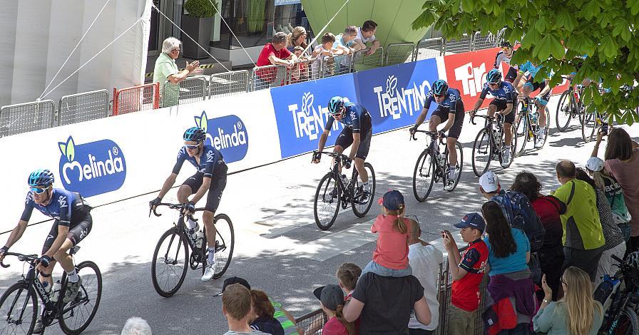 Team Sky, GBR in Kufstein, Christopher Froome (GBR, Team Sky), Tao Geoghegan Hart (GBR, Team Sky), Pavel Sivakov (RUS, Team Sky)
