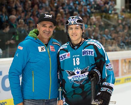 Erik Kirchschläger (EHC Liwest Black Wings Linz), EHC Liwest Black Wings Linz vs EC KAC
Erik KirchschlÃ¤ger (EHC Liwest Black Wings Linz), EHC Liwest Black Wings Linz vs EC KAC