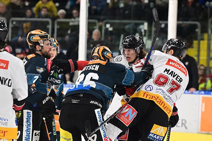 Shawn St.Amant (Steinbach Black Wings Linz), Jakob Mitsch (Steinbach Black Wings Linz) gegen Julian Metzler (Bemer Pioneers Vorarlberg), Luka Maver (Pioneers Vorarlberg)Steinbach Black Wings Linz vs BEMER Pioneers Vorarlberg, ICE Eishockey Liga, Linz AG Eisarena