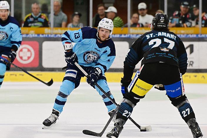 Michal Kristof (HK Nitra), Shawn St.Amant (Steinbach Black Wings Linz), Steinbach Black Wings Linz - HK Nitra (SVK), Linz AG Eisarena 