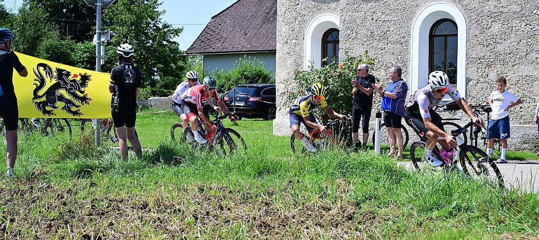 Die Ausreisser mit Felix Rützler (AUT, Nationalteam Österreich), Sebastian Garstenauer (AUT, Regionalteam Oberösterreich),  Im Punktetrikot Anco Ballif (NED, Gepla-Watersley R+D Cycling), 3. Etappe Bad Wimsbach - Strass im Attergau, Int. Oberösterreichische Versicherung OÖ Junioren Oberösterreich Rundfahrt