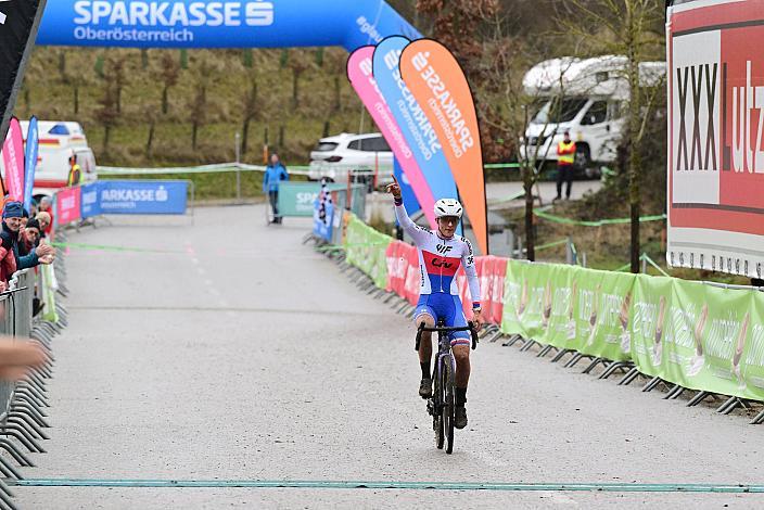 Kristyna Zemanova (CZE, VIF Cycling Team), führt das Rennen an, Damen, 4.Radquerfeldein GP um das Sportzentrum Gunskirchen, Rad Cyclo Cross,