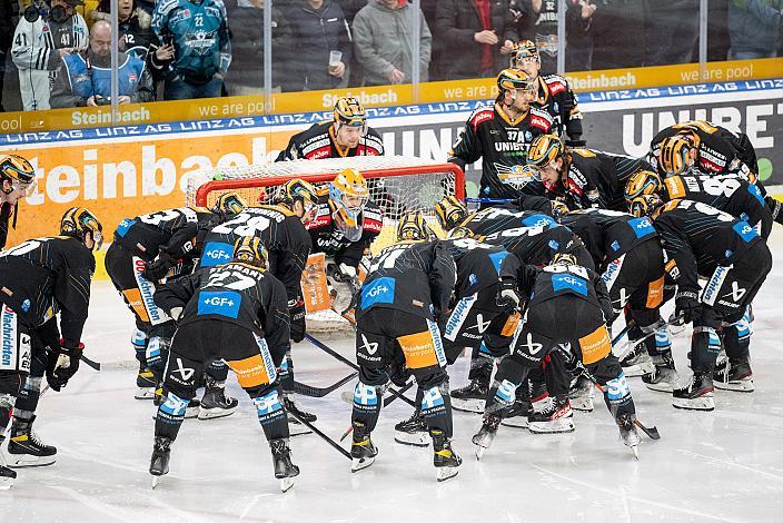 Das Team der Steinbach Black Wings Linz Steinbach Black Wings Linz vs Moser Medical Graz 99ers, Pre-Play-Offs, 1. Runde ICE Hockey League, Steinbach Black Wings Linz, Linz AG Eisarena 