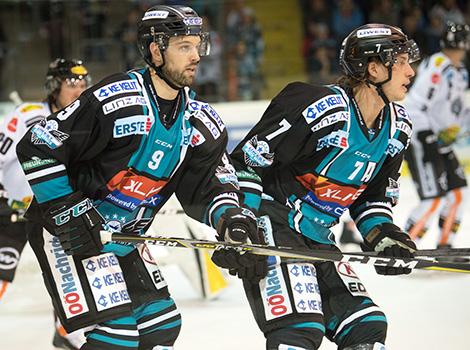 Rick Schofield (EHC Liwest Black Wings Linz) Brian Lebler (EHC Liwest Black Wings Linz)  EHC Liwest Black Wings Linz vs Dornbirn Bulldogs