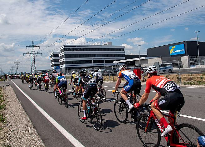Start an der Felbermayr Zenrale, Wels 1. Etappe Wels - Maria Schmolln, Int. Raiffeisen Oberösterreich Rundfahrt UCI Kat. 2.2