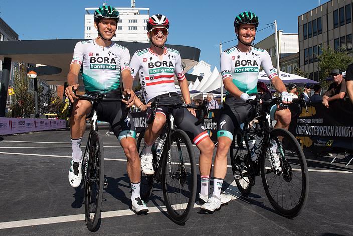 v.l. Patrick Gamper (AUT, Bora - Hansgrohe), Patrick Konrad (AUT, Bora - Hansgrohe), Lukas Pöstlberger (AUT, Bora - Hansgrohe) Innenstadtkriterium Wels, Radsport, Kriterium