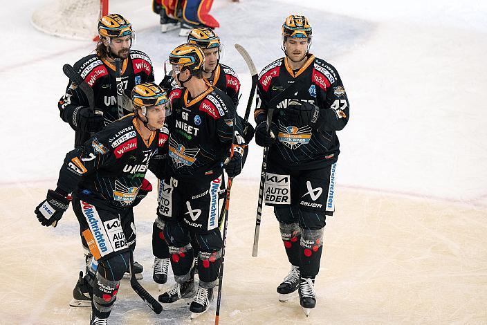 Brian Lebler (Steinbach Black Wings Linz) feirt sein Tor zum 1 zu 0, Steinbach Black Wings Linz vs Migross Supermercati Asiago Hockey 1935, 14. Runde ICE Hockey League, Steinbach Black Wings Linz, Linz AG Eisarena 