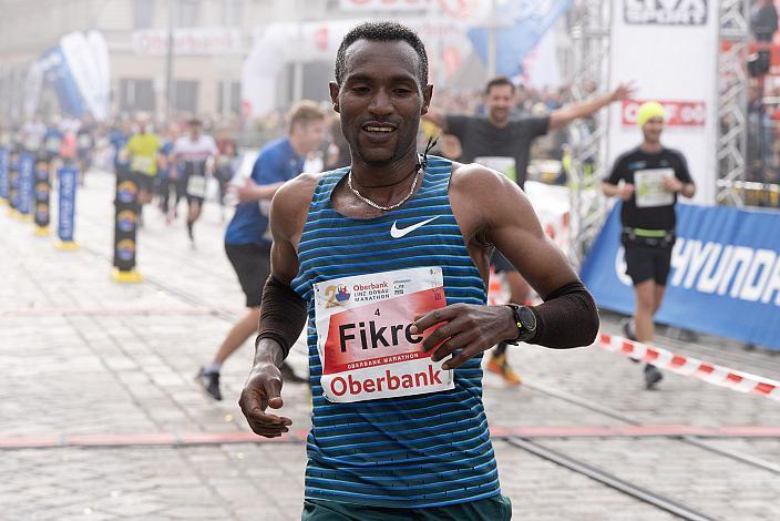 Fikre Bekele, (ETH) Sieger Linz Marathon in Rekordzeit von 02h06min13sec