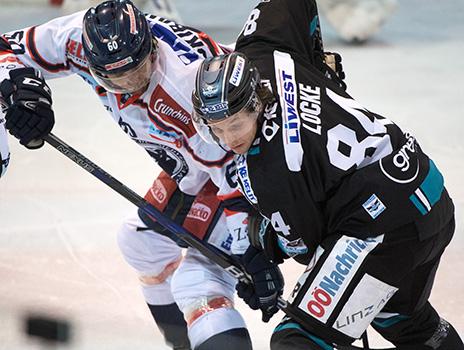 Corey Locke (EHC Liwest Black Wings Linz), Tero Koskiranta (KHL Medvescak Zagreb) EHC Liwest Black Wings Linz vs KHL Medvescak Zagreb
