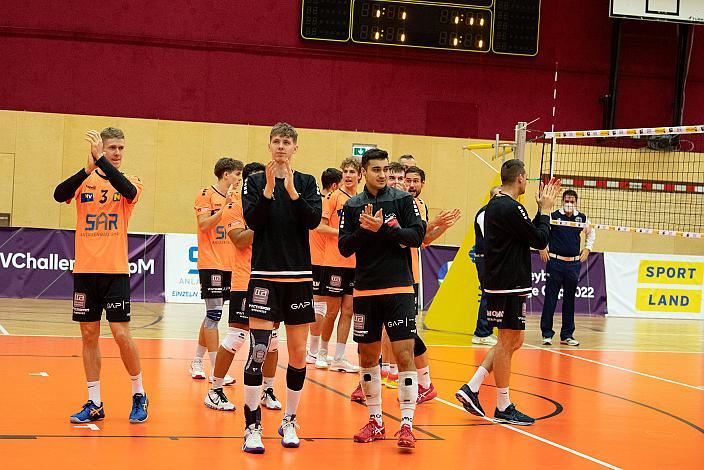Das Team des VCA Amstetten Niederösterreich feiert den Aufstieg, Volleyball Europacup VCA Amstetten NÖ vs VSC Law Academy Kharkiv (UKR)