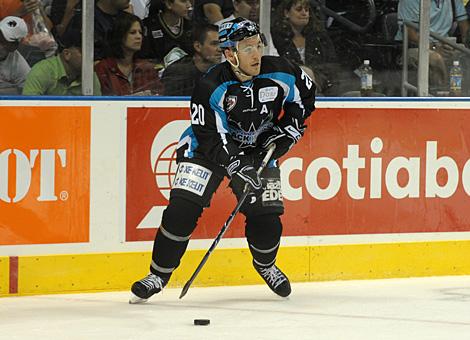 #20 Brad Purdie, Stuermer, Liwest Black Wings Linz