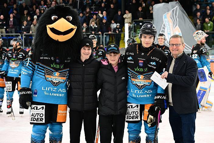 Spieler des Abends Paul Eder (Steinbach Black Wings),  28. Runde ICE, Steinbach Black Wings Linz vs HC Falkensteiner Pustertaler Wölfe, Linz AG Eisarena