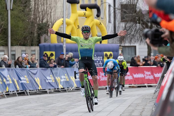 Sieger Riccardo Verza (ITA, Hrinkow Advarics) Herren Elite, U23, Radliga, 62. Radsaison-Eröffnungsrennen Leonding, Oberösterreich