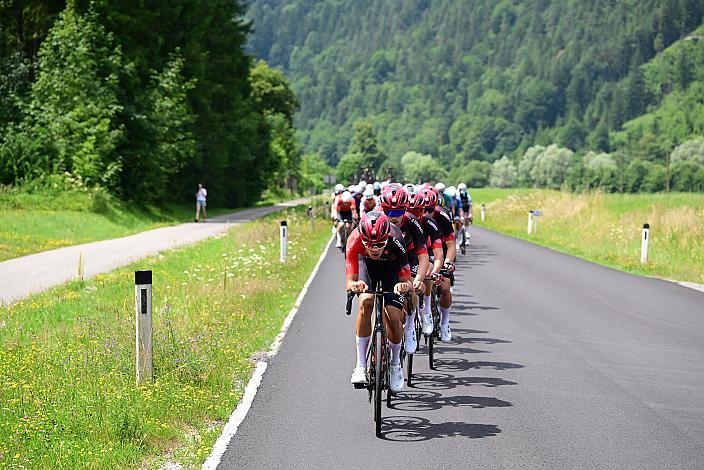 Das Peloton unterwegs in der Region Ybbstal, bei Hollenstein an der Ybbs, Vier Länder Meisterschaft U23,  Austria