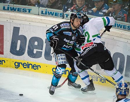 Patrick Spannring (EHC Liwest Black Wings Linz) und Kristjan Cepon (HDD TELEMACH Olimpija Ljubljana), EHC Liwest Black Wings Linz vs HDD TELEMACH Olimpija Ljubljana, Laibach