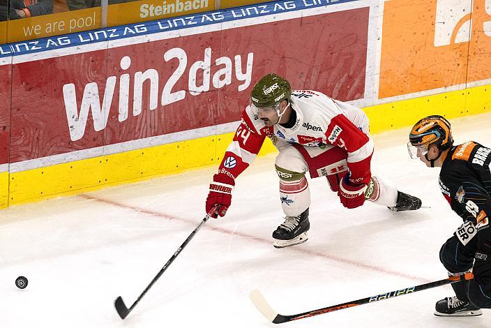 Daniel Frank (HCB Suedtirol Alperia), Marco Brucker (Steinbach Black Wings Linz) Steinbach Black Wings Linz vs HCB Suedtirol Alperia, 15. Runde ICE Hockey League, Steinbach Black Wings Linz, Linz AG Eisarena 
