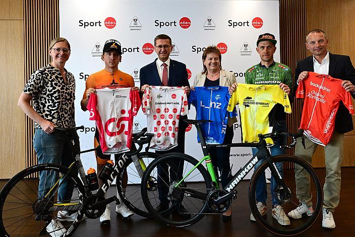 v.l. Helga Mitmasser (Tour - Direktorin), Marvin Hammerschmid (AUT, Cycling Team Schwingshandl), Oberösterreich Wirtschafts- und Sport-Landesrat Markus Achleitner (ÖVP), Vizebürgermeisterin Mag. Karin Hörzing, Stadt Linz, Riccardo Zoidl (AUT, Hrinkow Advarics), Alois Badegruber (LRV Oberösterreich) Pressekonferenz Int. Raiffeisen Oberösterreich Rundfahrt (UCI Kat. 2.2), Olympiazentrum Linz