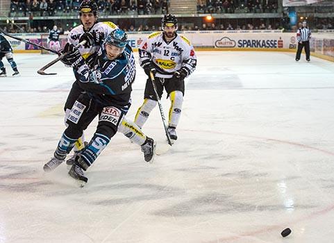 Daniel Mitterdorfer, Linz und Martin Grabher Meier, Dornbirn,  EHC Liwest Black Wings Linz vs Dornbirner EC