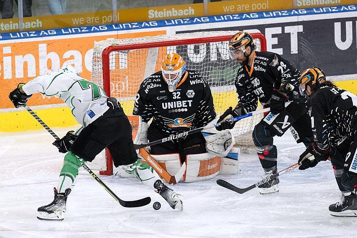 Rok Kapel (HK SZ Olimpija), Tormann Rasmus Tirronen (Steinbach Black Wings Linz)  Steinbach Black Wings Linz vs HK SZ Olimpija, 22. Runde, Trikot Movember, ICE Hockey League, Steinbach Black Wings Linz, Linz AG Eisarena 