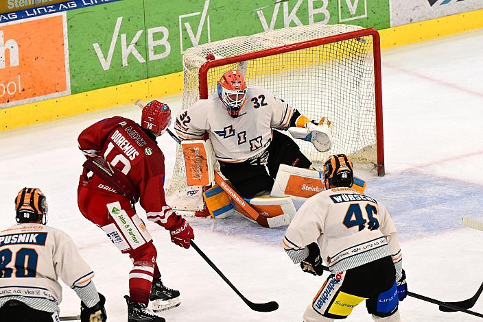 Tormann Rasmus Tirronen (Steinbach Black Wings Linz), Jack Doremus (EV Landshut) Testspiel, Steinbach Black Wings Linz vs ELV Landshut , Linz AG Eisarena 