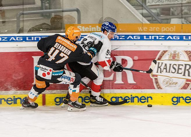 Charles-David Beaudoin (Steinbach Black Wings 1992), Dario Winkler (HC Tiwag Innsbruck - Die Haie) Steinbach Black Wings 1992 vs HC TWK Innsbruck  , Eishockey, Bet at Home ICE Hockey League